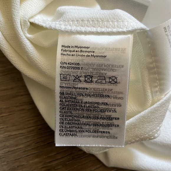 NWTs White, Sustainable Blouse, size medium - Picture 11 of 12